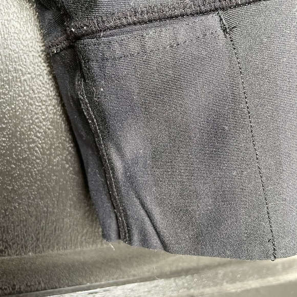Lulu Cropped Legging - Picture 4 of 4
